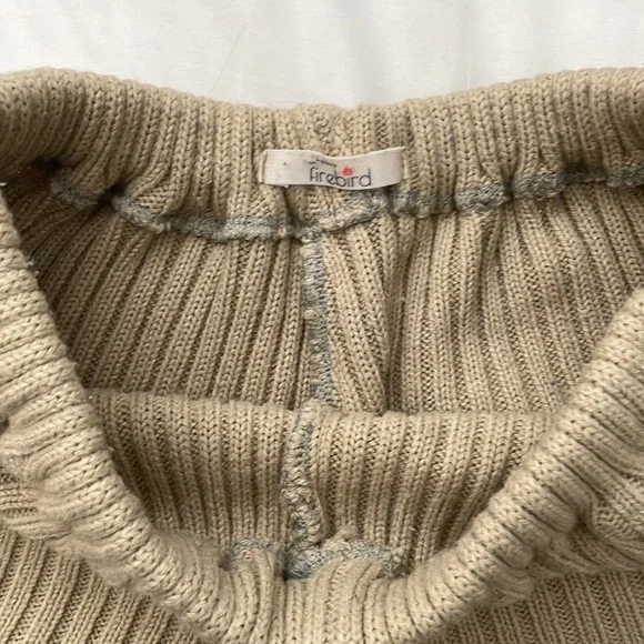 TRADED Firebird Reconstructed Cropped Wool Knit Turtleneck/ Shorts set - Picture 5 of 11